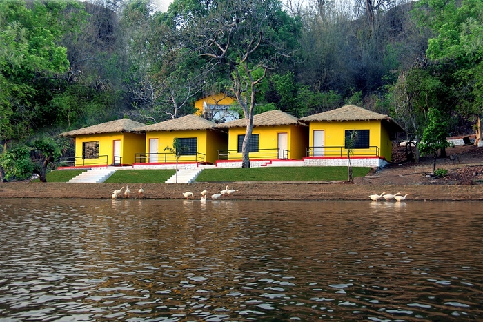 Khindsi Lake, Ramtek, India Photos