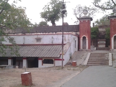 Chunar Fort Varanasi India Tourist Information Sumitdeval #chunar #mainterichunarlhrai hey guys if you love your mother please share our video. chunar fort varanasi india tourist