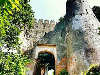Vijaygarh Fort Robertsganj India Tourist Information Along with amer fort and jaigarh. vijaygarh fort robertsganj india