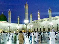 Al-Masjid al-Nabawi Al-Masjid al-Nabawi