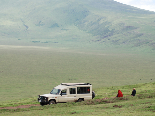 4 Days Safari to Serengeti & Ngorongoro Crater Tanzania Photos