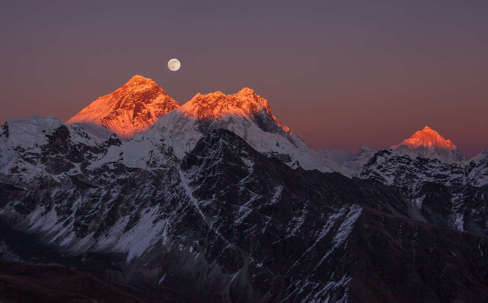Panoramic view of Mount Everest and Makalu at sunset on a full moon