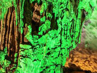 Surprising Cave In Halong Bay1 Surprising Cave In Halong Bay1
