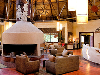 Sopa Lodges Mara Bar Interior Sopa Lodges Mara Bar Interior