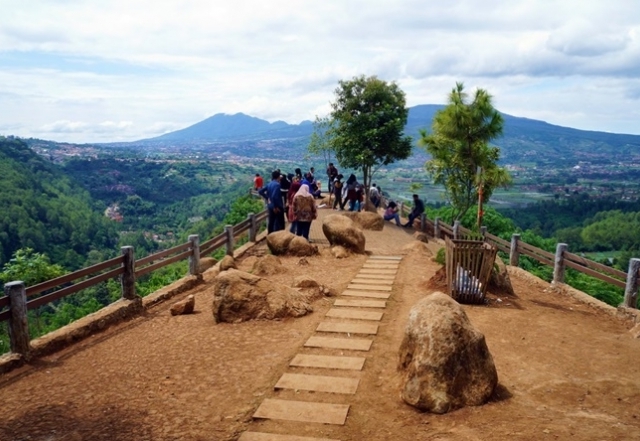 Bandung City Tour From MZ Holiday