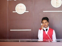 Receptionist