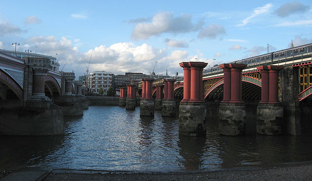 Blackfriars Railway Bridge, London, England Tourist Information