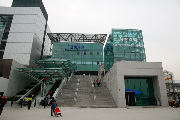 Cheongnyangni Station, Seoul, South Korea Tourist Information