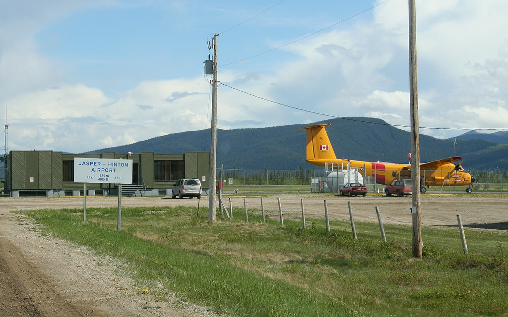 nearest airport to jasper alberta